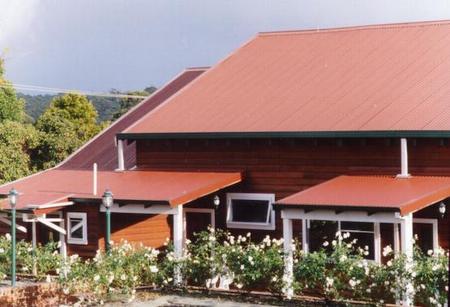 Pemberton Old Picture Theatre Holiday Apartments - Accommodation Main Beach 0