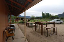 The Araluen Valley Hotel - Accommodation Main Beach 4