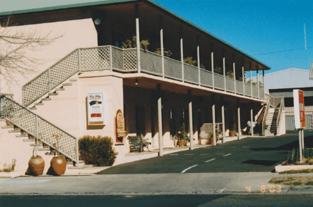 New England Motor Inn - Accommodation Main Beach