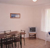 JJ's Holiday Cottages - Butler Street - Accommodation Main Beach