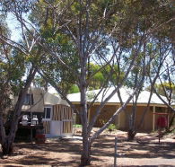 Lake King Caravan Park - Accommodation Main Beach