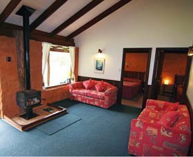 Pump Hill Farm Cottages - Accommodation Main Beach 2