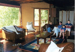Eucalyptus House - Accommodation Main Beach 1