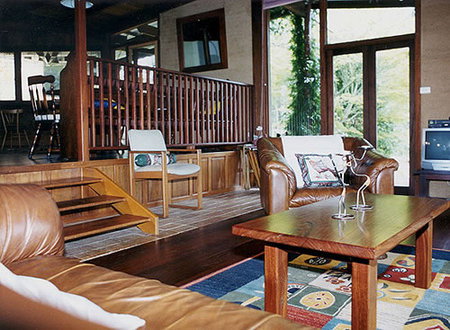 Eucalyptus House - Accommodation Main Beach 4