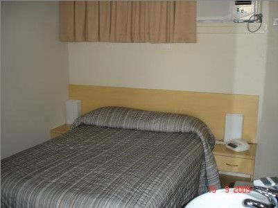 Bathurst Motor Inn - Accommodation Main Beach 2