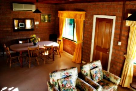 Meadowbrooke Estate - Accommodation Main Beach 3