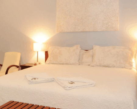 Cairnhill Homestead - Accommodation Main Beach