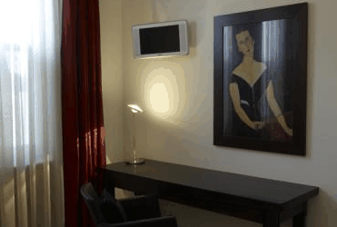 Eight Nicholson - Accommodation Main Beach