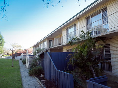 Budget Apartments Como South Perth - Accommodation Main Beach 1