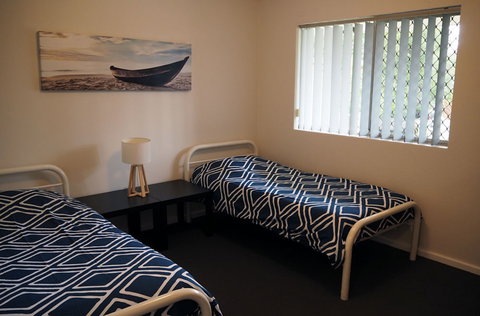 Budget Apartments Como South Perth - Accommodation Main Beach 3