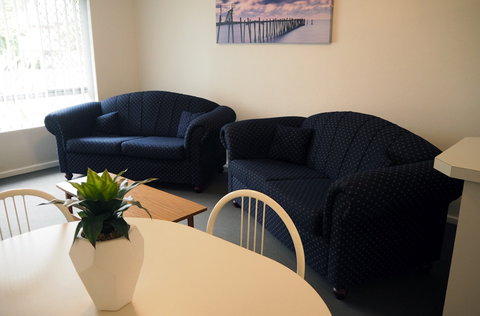 Budget Apartments Como South Perth - Accommodation Main Beach 6