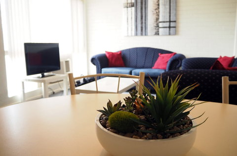 Budget Apartments Como South Perth - Accommodation Main Beach 7