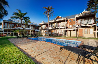 The Royal Palms Residence And Resort - Accommodation Main Beach 3