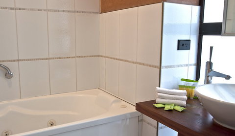 Best Western Pemberton Hotel - Accommodation Main Beach 1