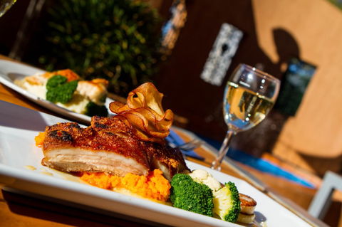 The View On Hannans - Accommodation Main Beach 3