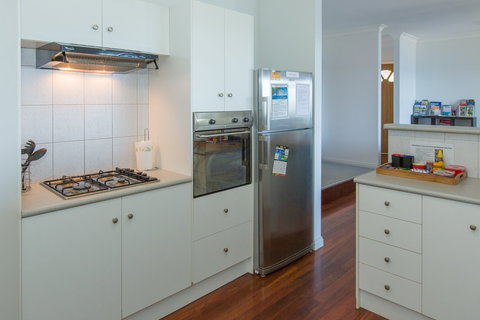 Amazing Views - Accommodation Main Beach 2