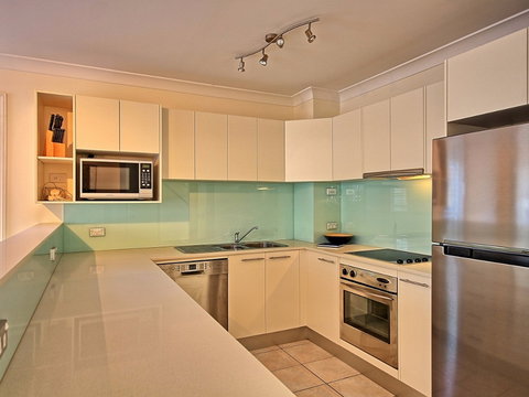 Aqua Shores - Accommodation Main Beach 2