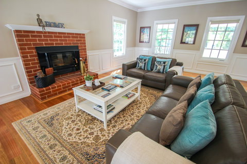 Arlington - Accommodation Main Beach 2