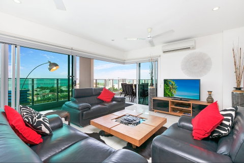 Beachlife Sands 3 Bedroom Harbour View Apartment - Accommodation Main Beach 1
