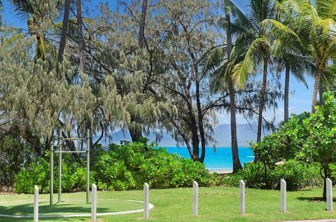 By The Sea Port Douglas - Accommodation Main Beach 0