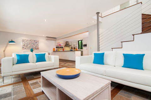 By The Sea Port Douglas - Accommodation Main Beach 2