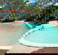 Colonial Village Cabins Camping and Tours - Accommodation Main Beach