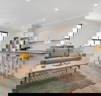 Crooked Lane - Accommodation Main Beach