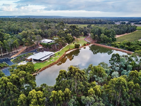 Eight Willows Retreat - Accommodation Main Beach 0