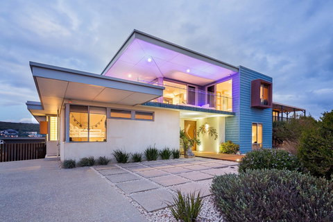 Fragrant Harbour - Accommodation Main Beach 0