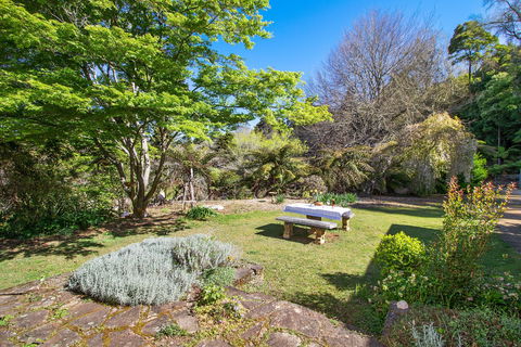 Gowan Ross Cottage - Accommodation Main Beach 0