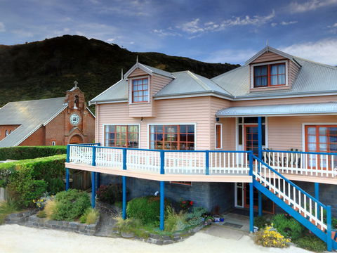 Hanlon House Bed And Breakfast - Accommodation Main Beach 0