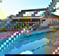 Heathcote Inn - Accommodation Main Beach