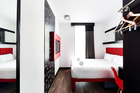 Ibis Melbourne Swanston Street Hotel - Accommodation Main Beach 1