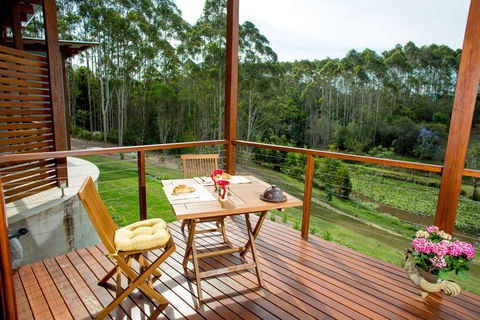 Lilypad Luxury Cabins - Accommodation Main Beach 1