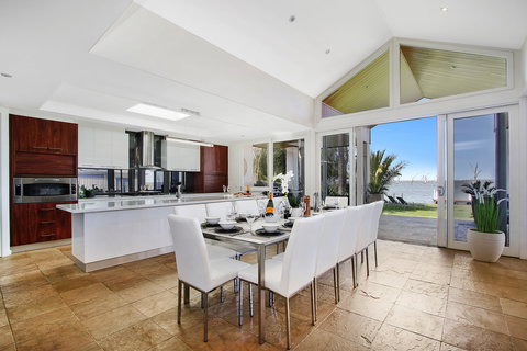 Mulwala 105 - Accommodation Main Beach 2