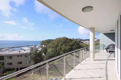 Oasis 11 - Accommodation Main Beach 0