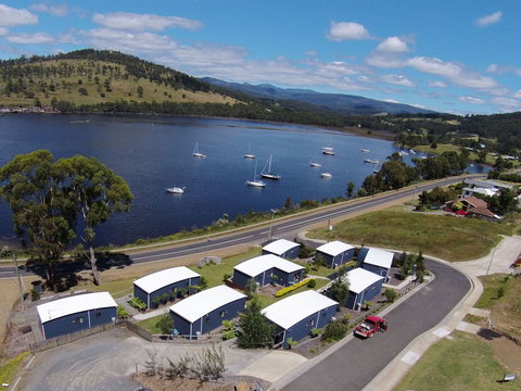 Port Huon Cottages - Accommodation Main Beach 0
