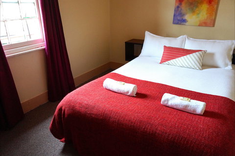 Royal Hotel Cooma - Accommodation Main Beach 1