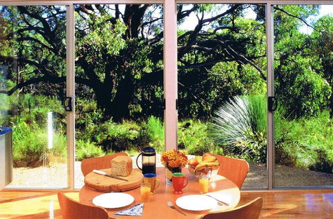 Southern Ocean Retreats - Ridgetop Retreats - Accommodation Main Beach 2