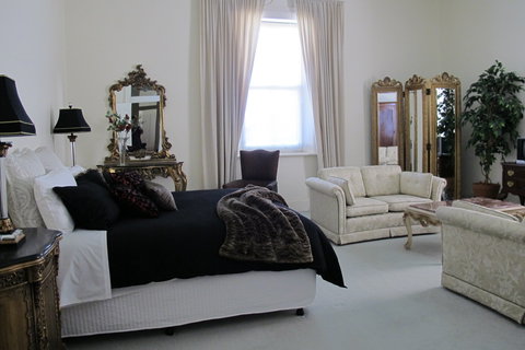 Stanley Grammar Country House - Accommodation Main Beach 1