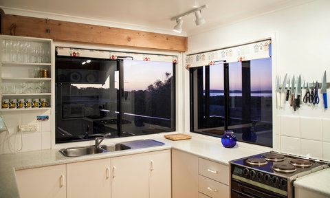 The Lookout - Accommodation Main Beach 2