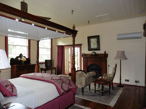 The Old School Bed And Breakfast - Accommodation Main Beach 2