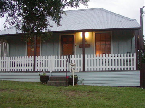 Tinonee Cottages - Accommodation Main Beach 0