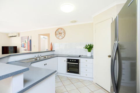 2 Marto Court, Carrickalinga - Accommodation Main Beach 2