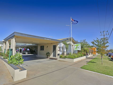 7th Street Motel - Accommodation Main Beach 1