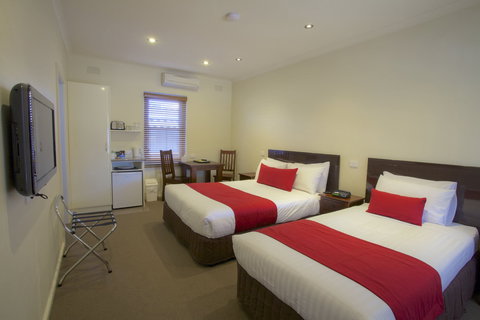 Amaroo Motel - Accommodation Main Beach 1