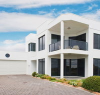 Bayside Beauty - Accommodation Main Beach
