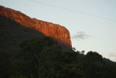 Cave Rock Cottages - Accommodation Main Beach 1