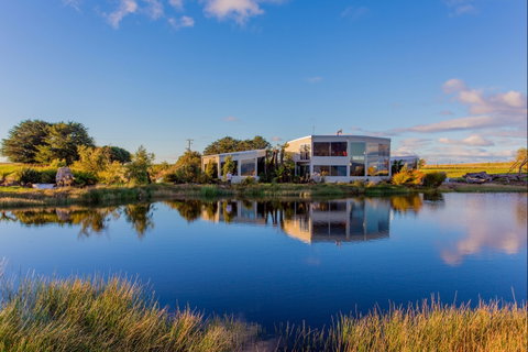 Eagles Nest Retreat - Accommodation Main Beach 1