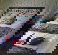 Gooromon Park Cottages - Accommodation Main Beach